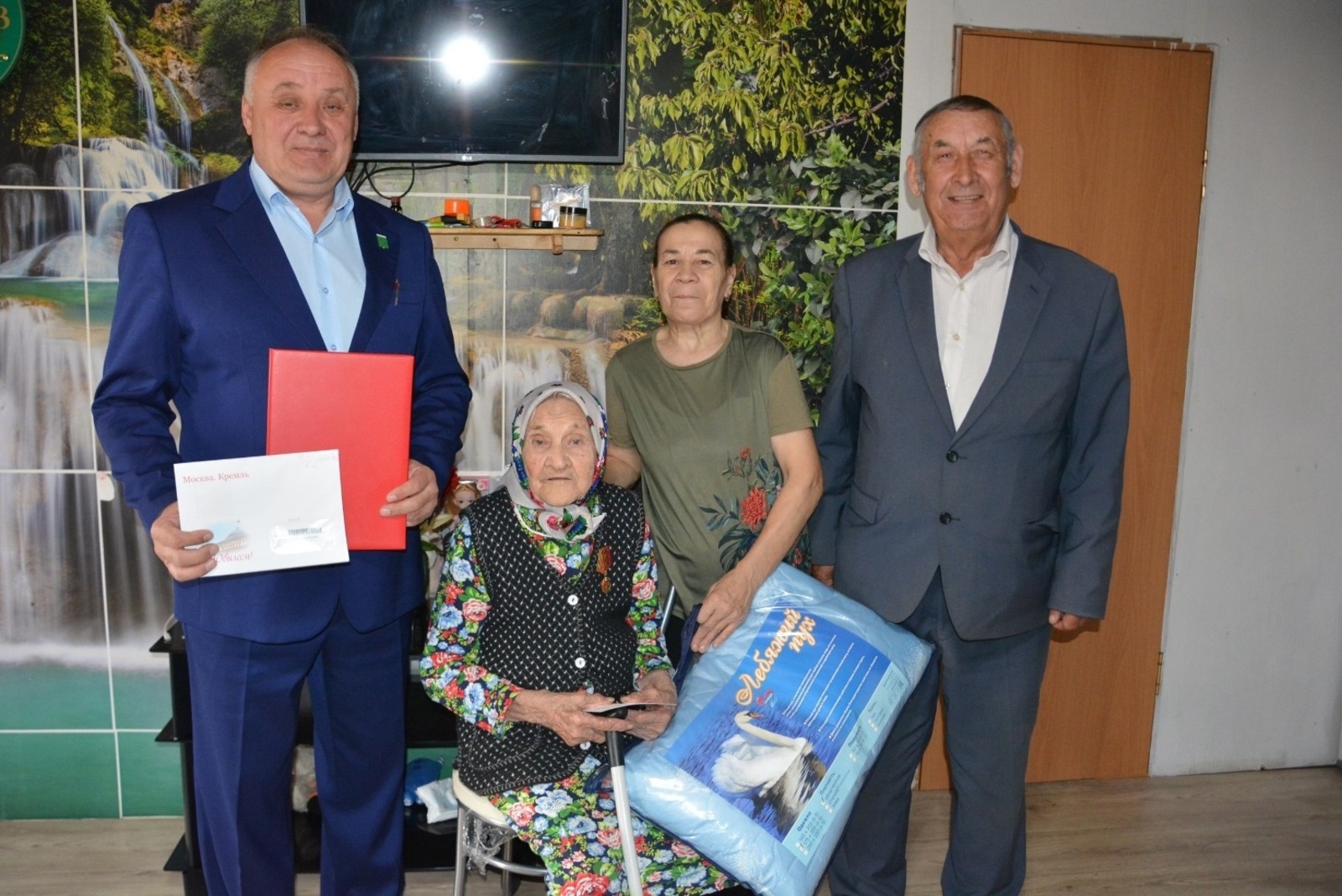 Президент России Владимир Путин поздравил труженицу тыла из Башкирии с 95-летием