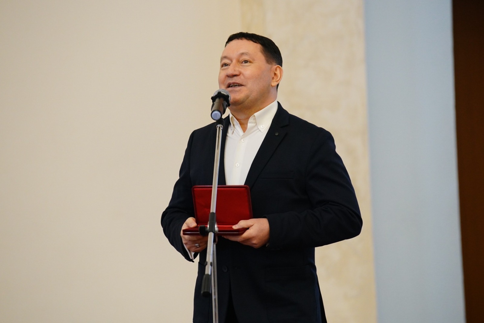 Певец Айдар Галимов удостоен Почетного звания «Заслуженный работник культуры РФ»