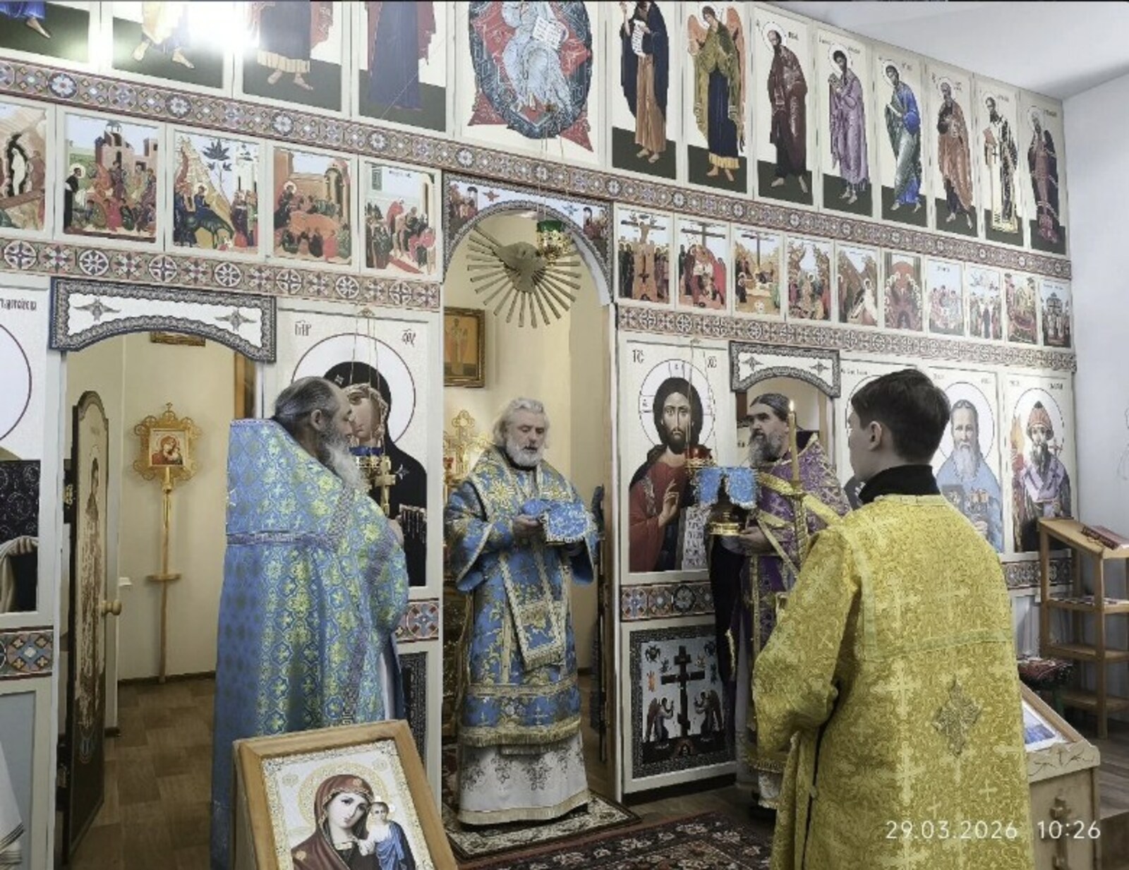 В Новофедоровке прошла литургия в честь Феодоровской иконы Божией Матери