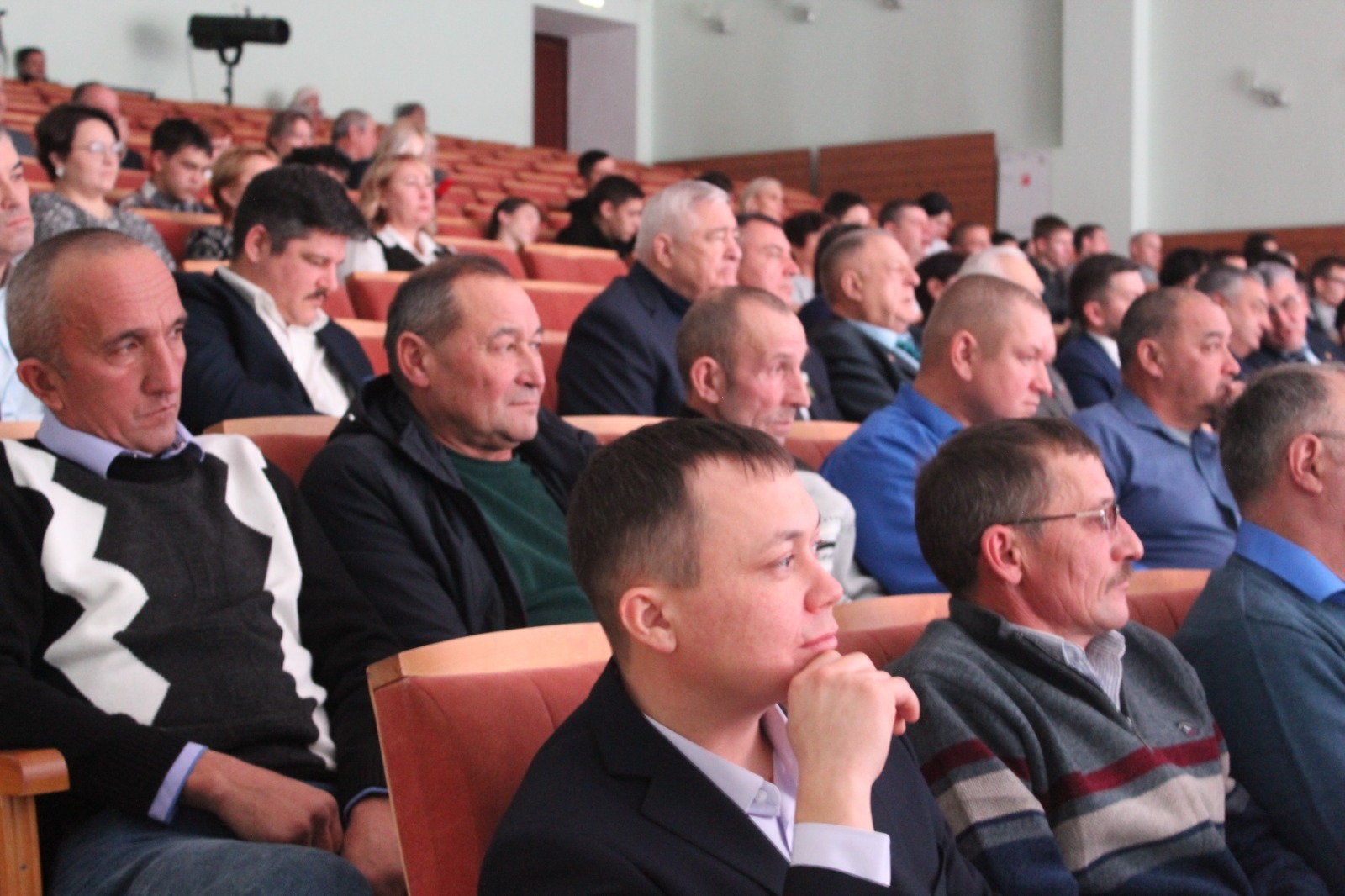 В Аургазинском районе Башкирии во дворце культуры чествовали аграриев