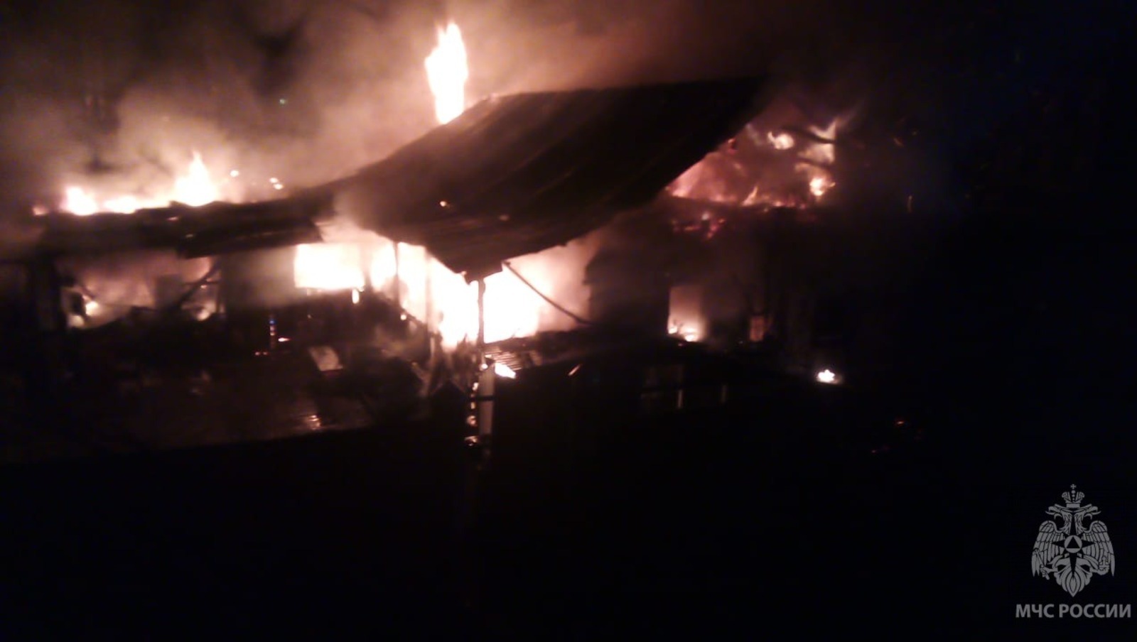 В Башкирии огнеборцы тушили пожар по повышенному рангу сложности