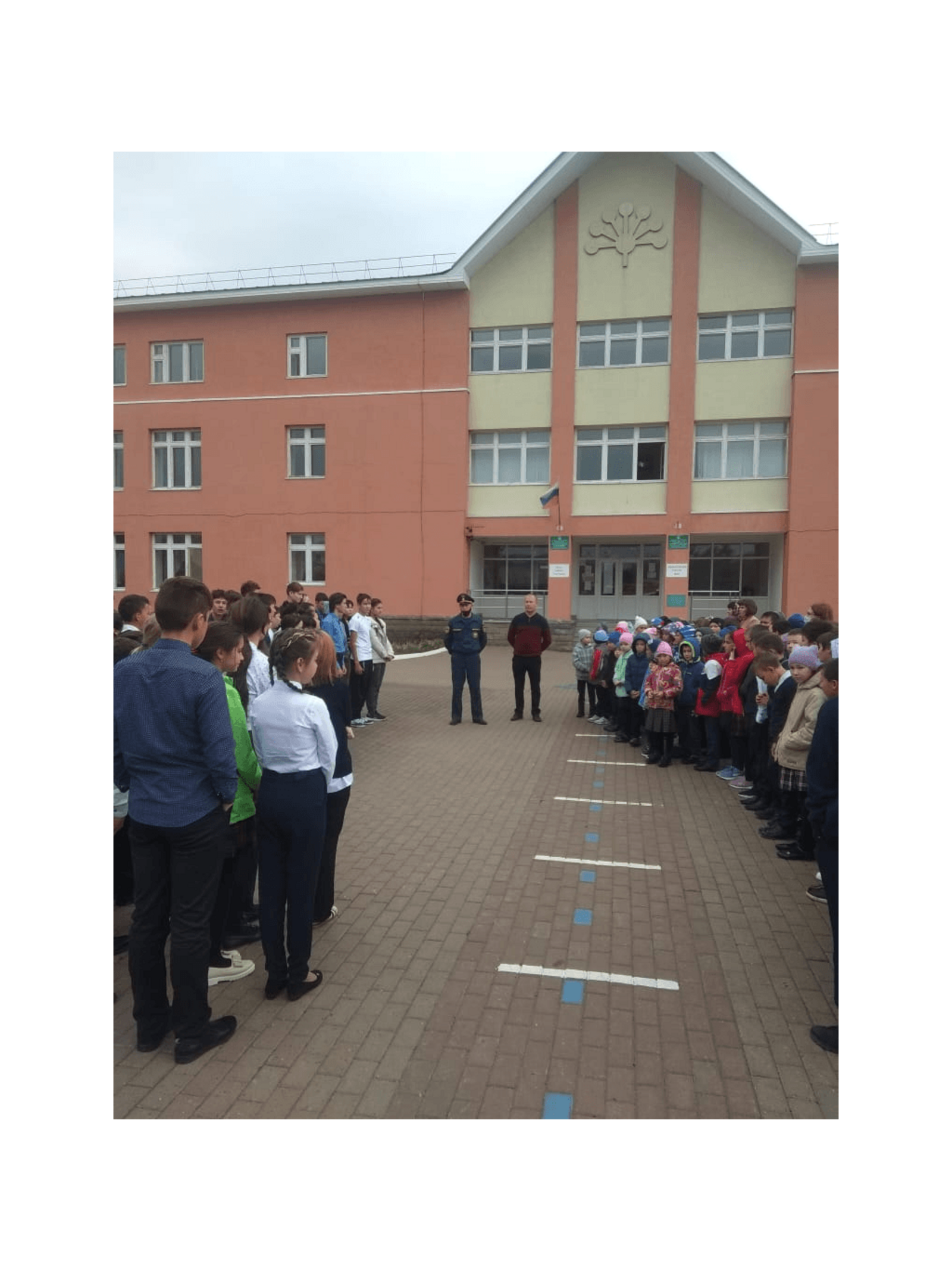 В  башкирской гимназии с.Толбазы пожарные эвакуировали школьников
