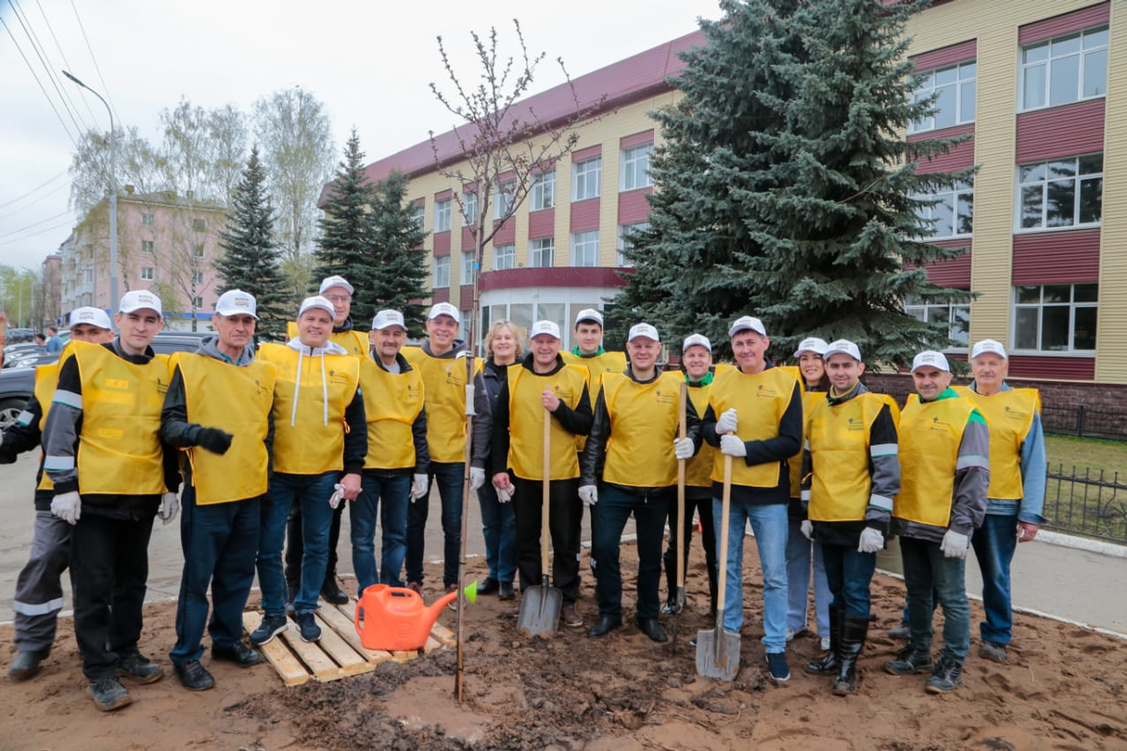 Башкирские нефтяники приступили к масштабному озеленению в республике