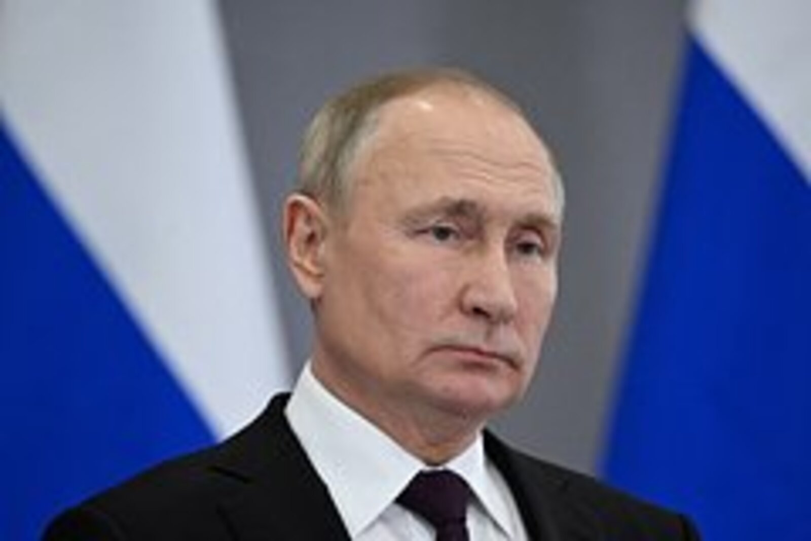 Путин ввел военное положение в четырех субъектах РФ