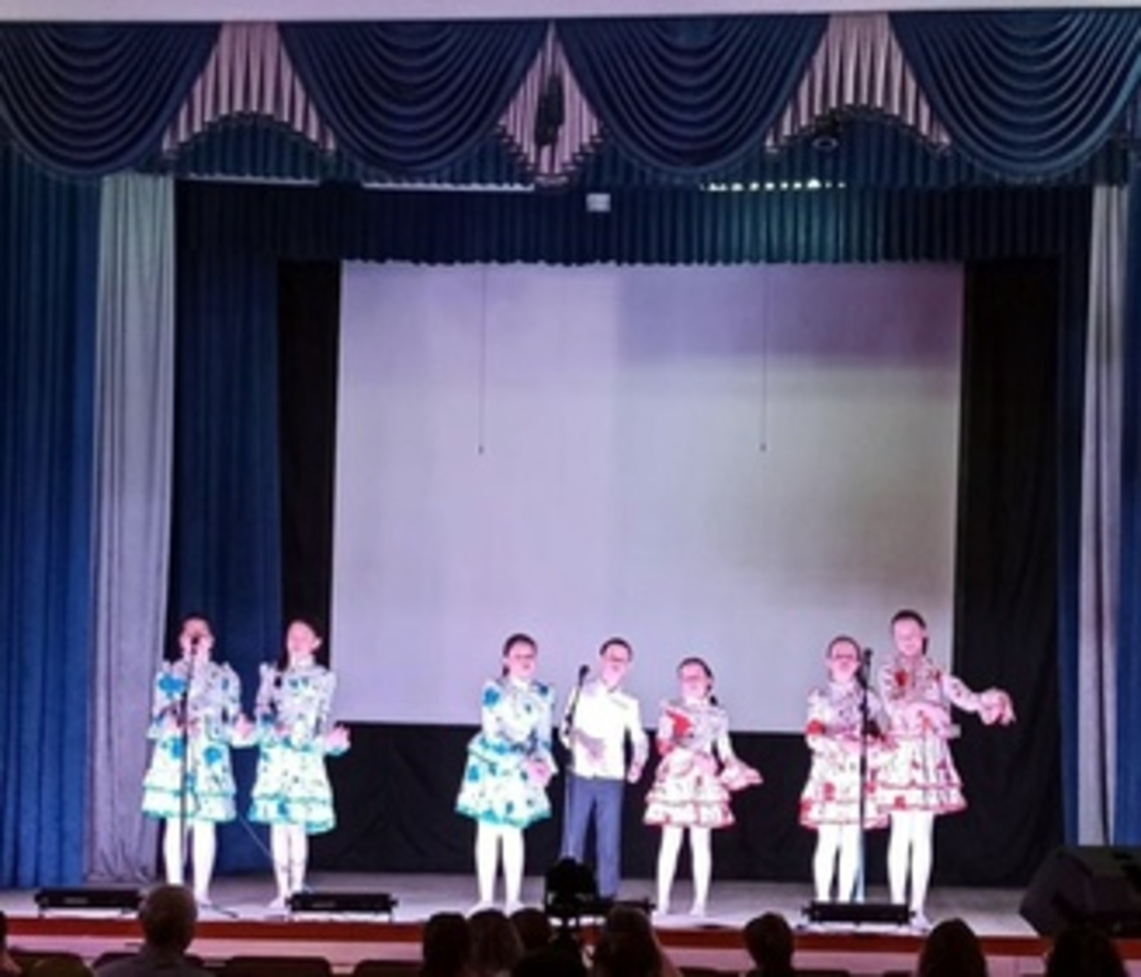 Школьники стали участниками конкурса патриотической песни «Я люблю тебя, Россия!»