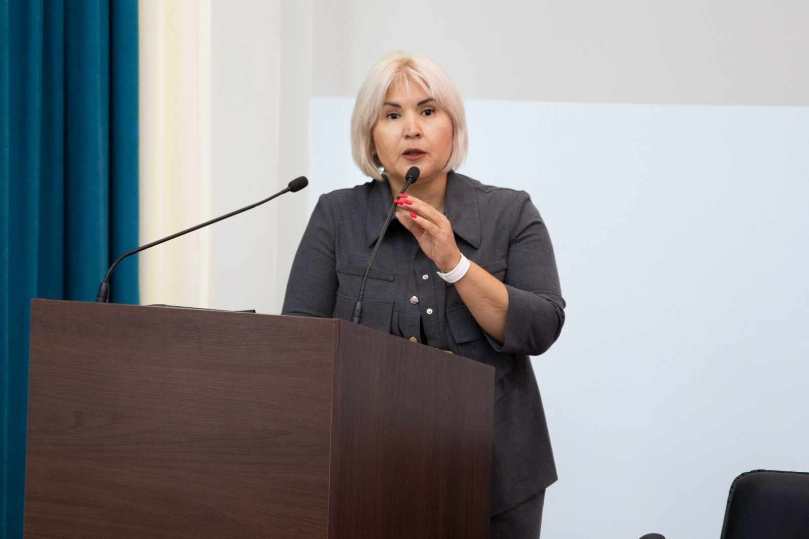 Лектор «Знания» Элина Сафина рассказала студентам Уфы о роли взаимопомощи в СВО