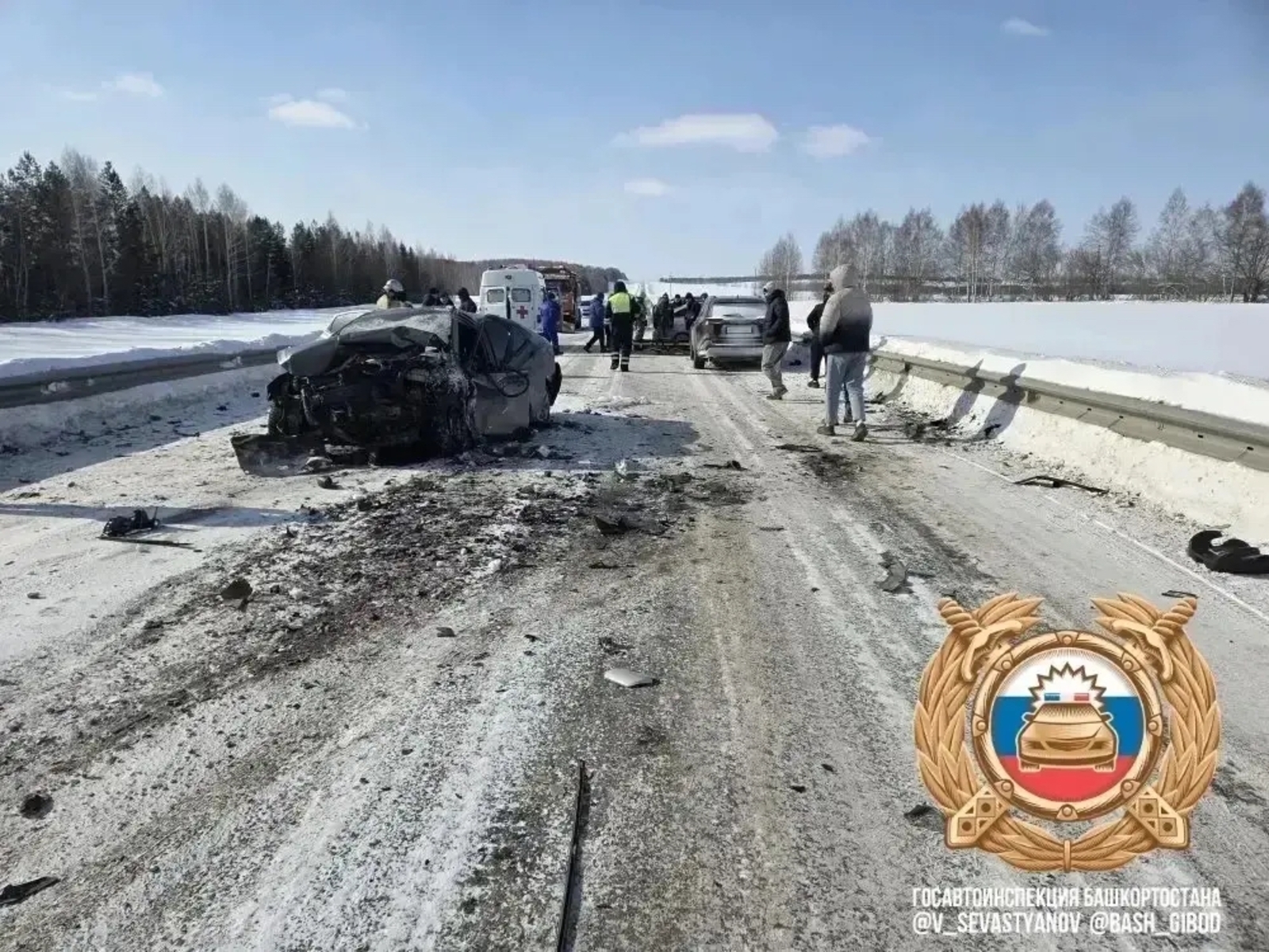В Башкирии в лобовом столкновении двух легковушек погибли пять человек