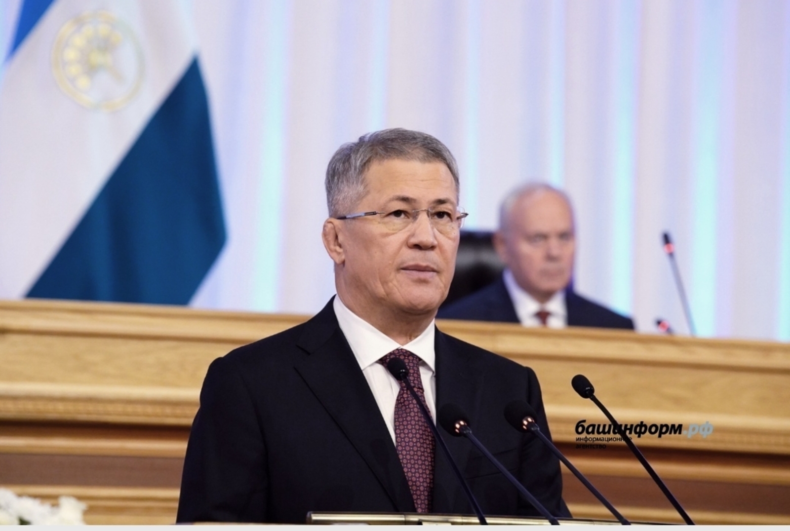 Радий Хабиров перенёс Послание на январь, чтобы не мешать новогодним планам