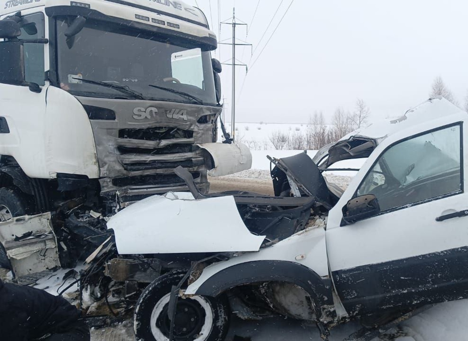 В  Башкирии в дорожной аварии с грузовиком  погиб  48-летний автомобилист
