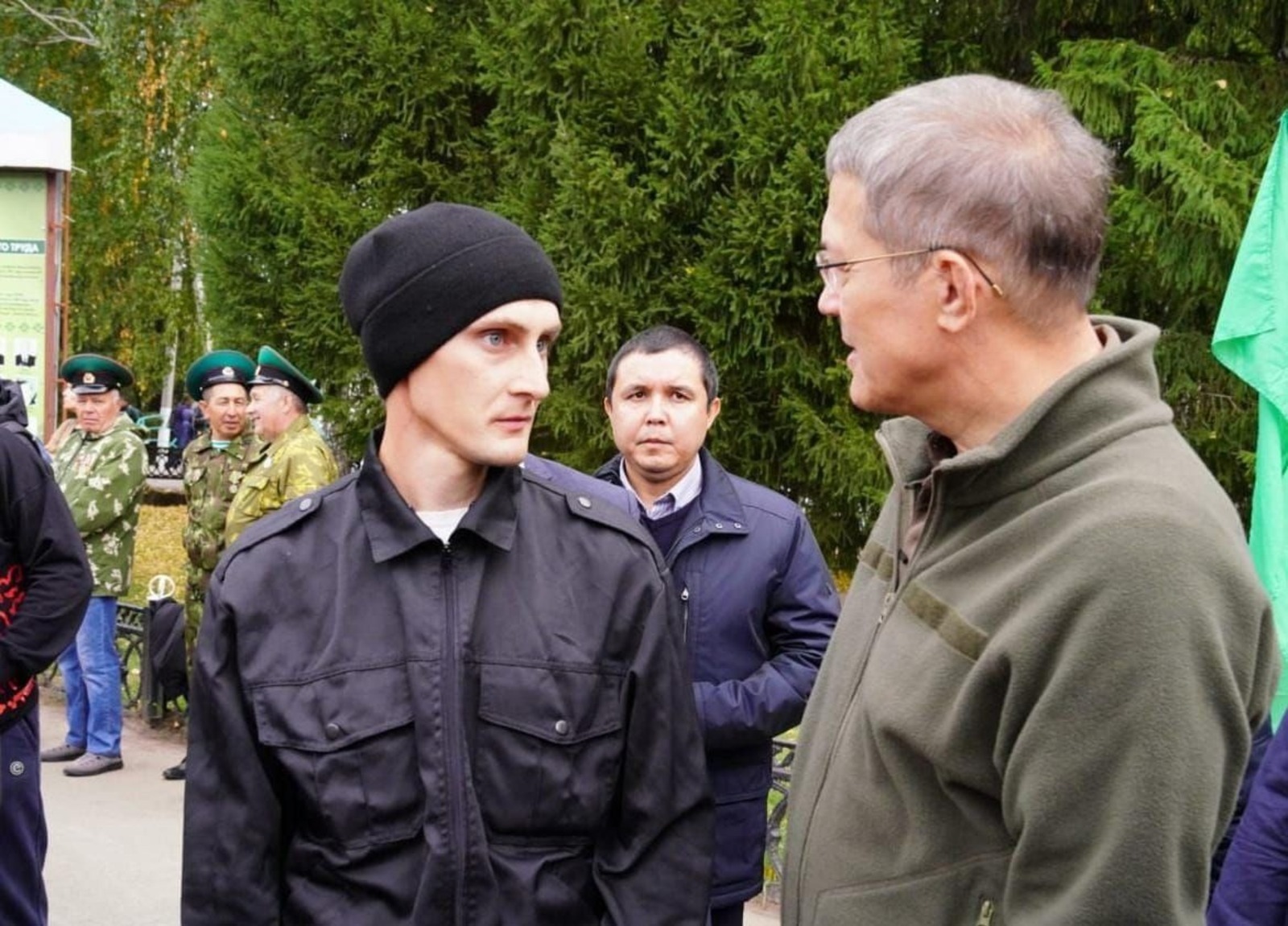 Радий Хабиров на проводах встретил армейского сослуживца