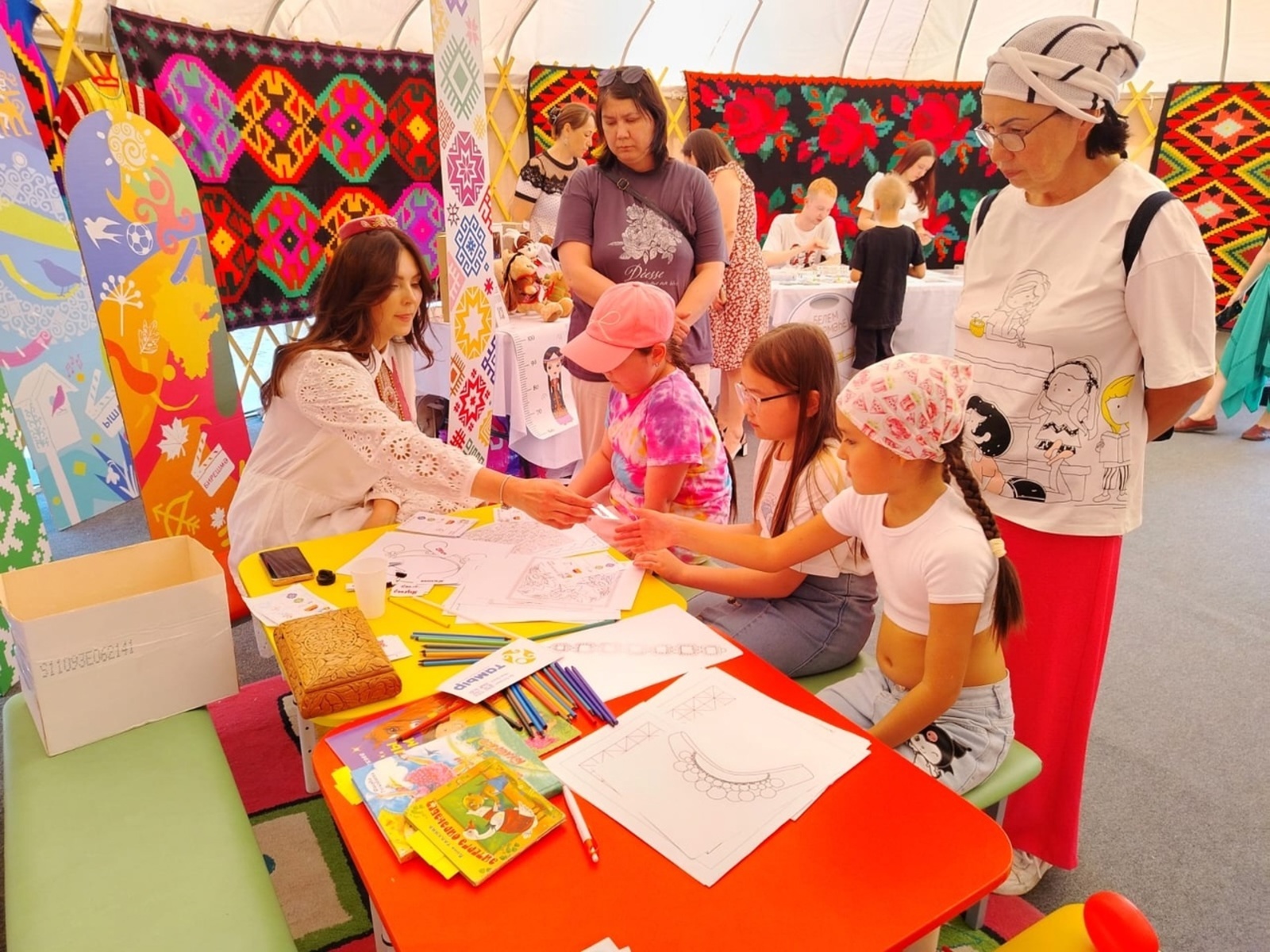 Книжная ярмарка «Китап-Байрам» радует не только взрослых, но и детей