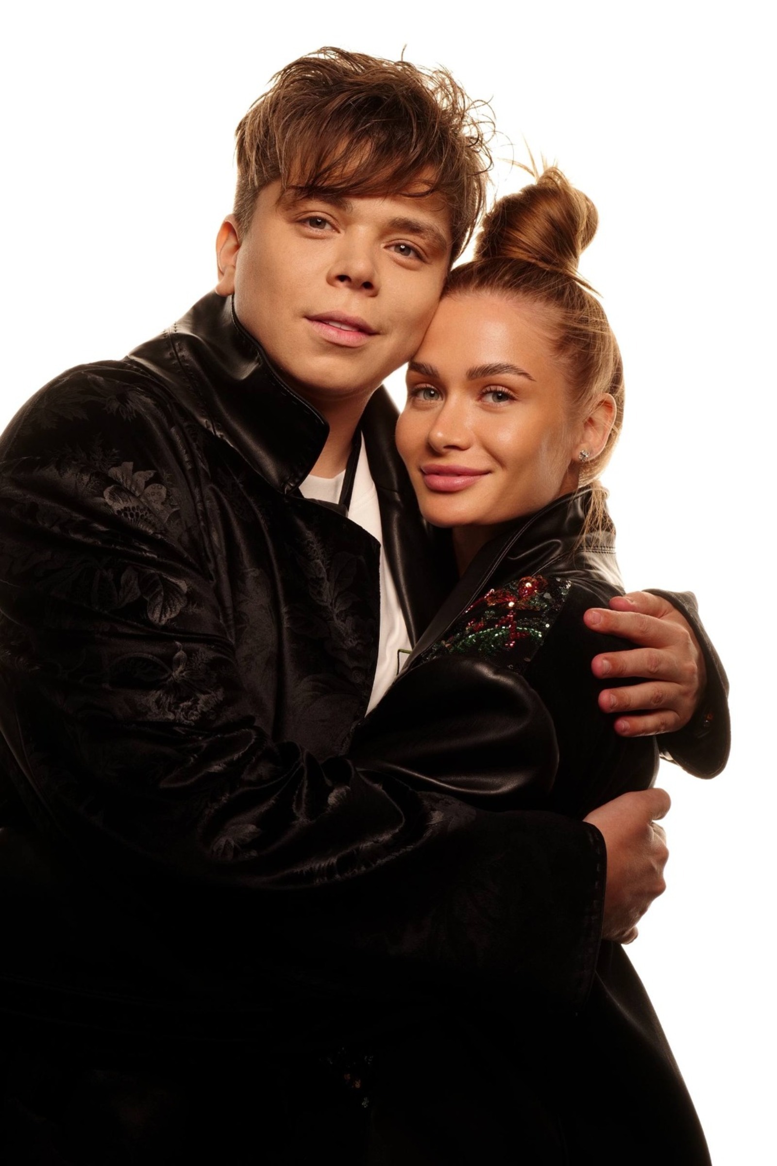 Башкирский певец Элвин Грей поблагодарил жену за домашний уют