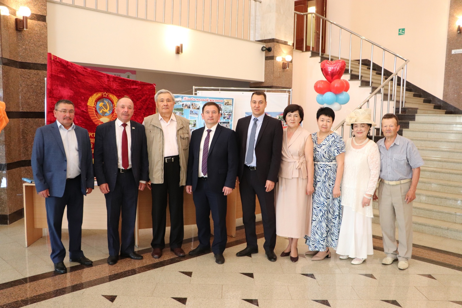 Глава района Арслан Шагаретдинов поздравил медиков района с профессиональным праздником
