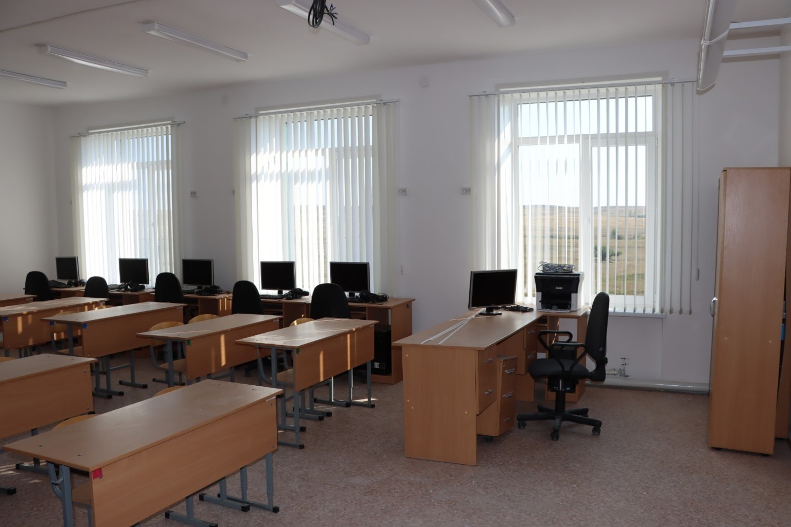 Министр просвещения России высказался о сборах за ремонт школы