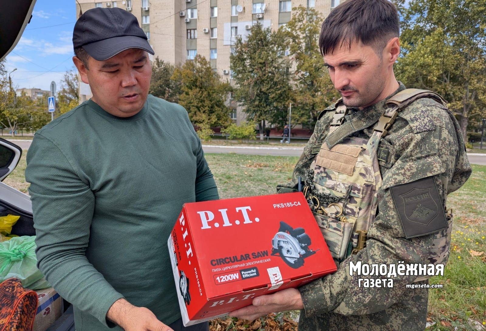 Журналисты из Башкирии передали посылки бойцам-землякам в Запорожской области