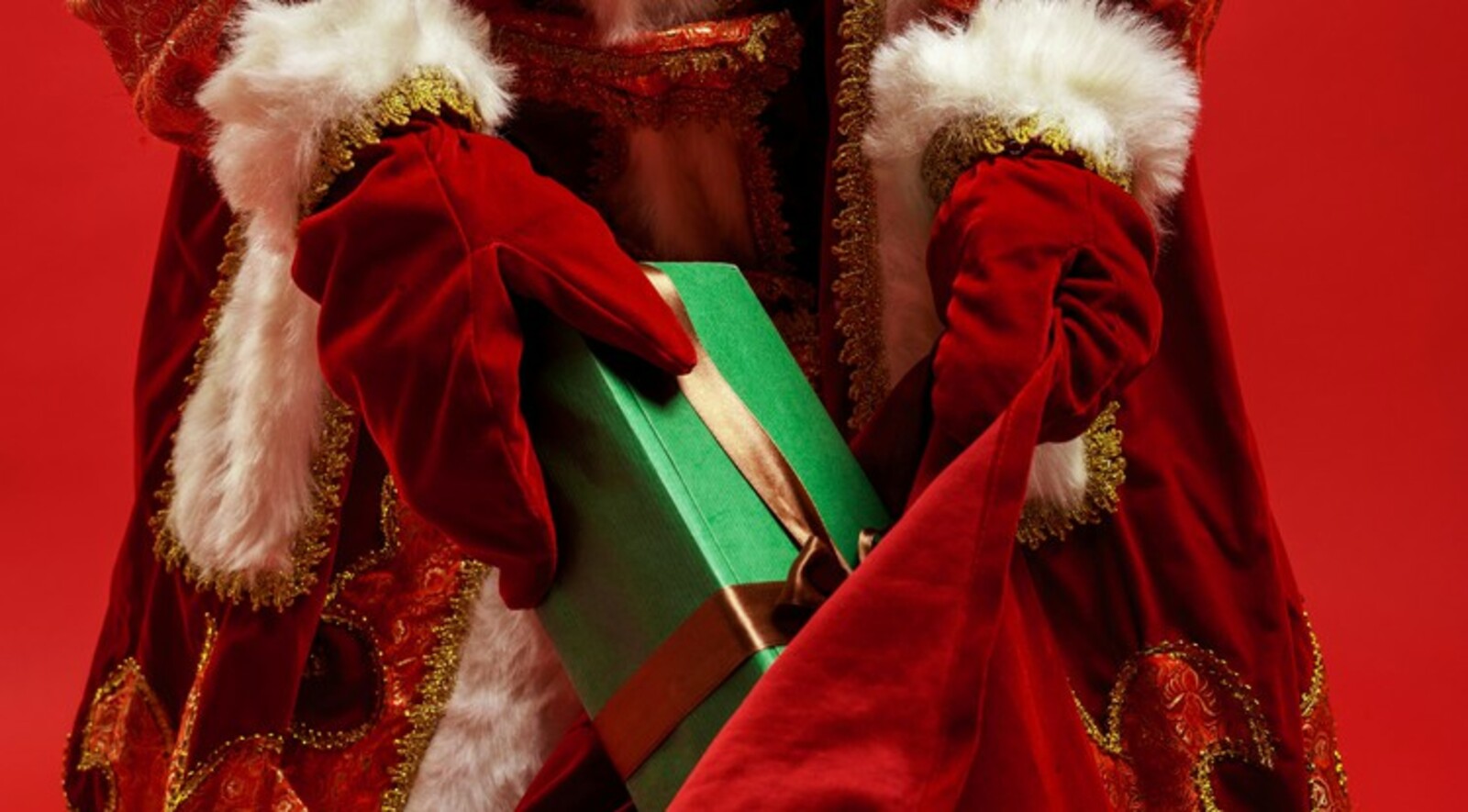 Жители Башкирии написали Деду Морозу почти 10 000 писем