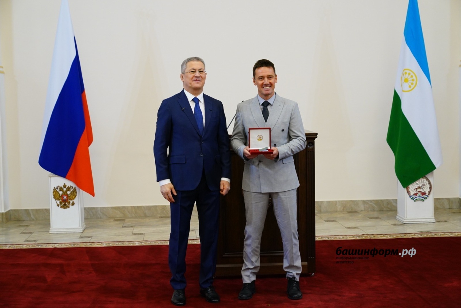 Радий Хабиров накануне 23 февраля вручил награды героям Башкирии