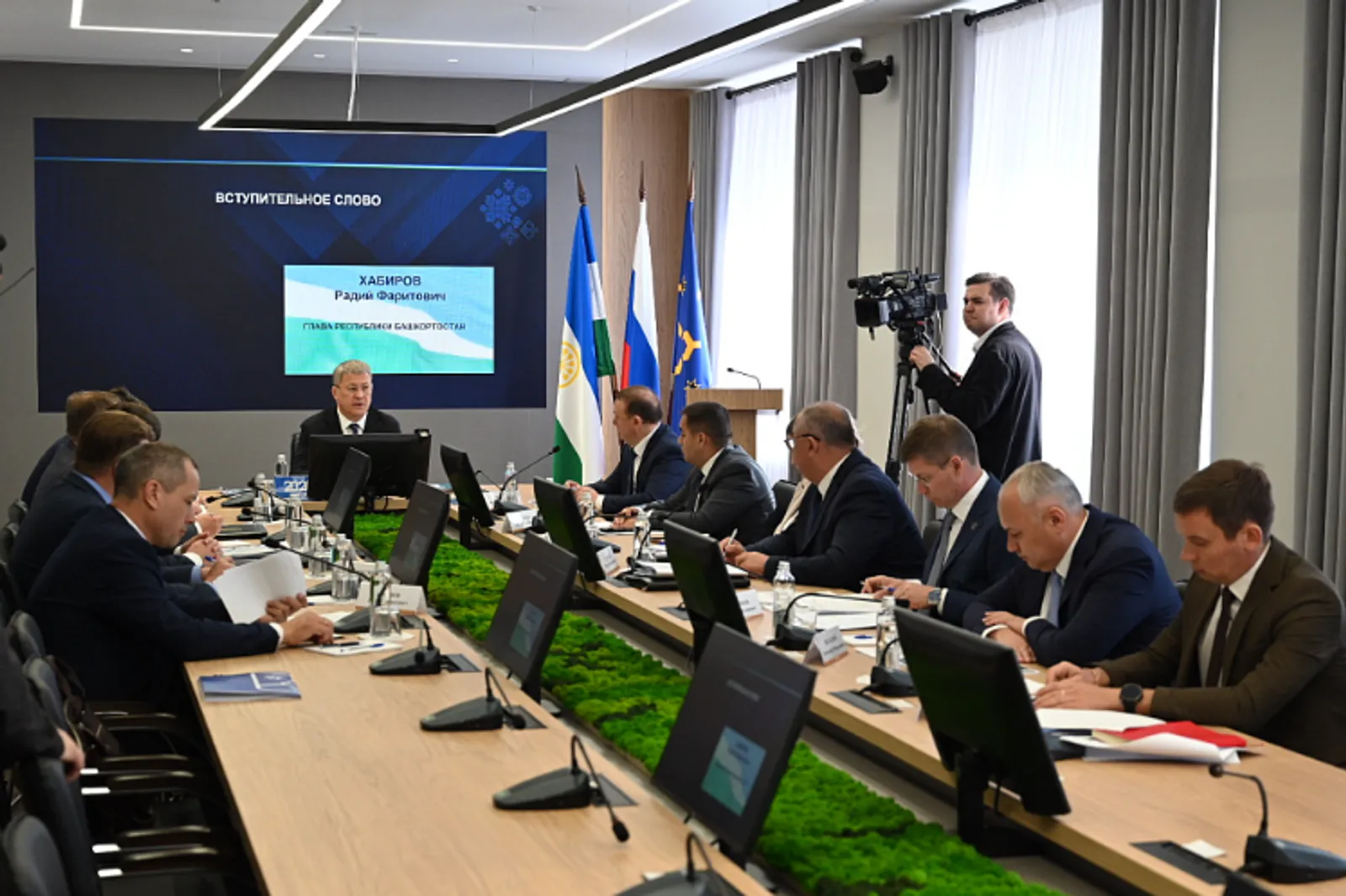 Радий Хабиров обсудил перспективы социально-экономического роста Нефтекамска