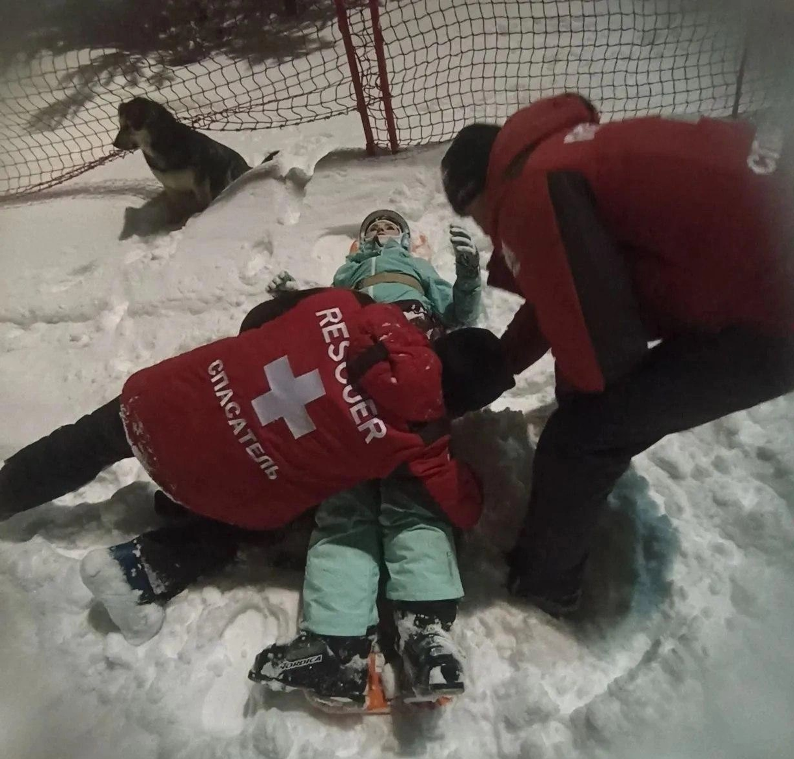 Истекала кровью — в «Абзаково» девушку переломало после столкновения с лыжником