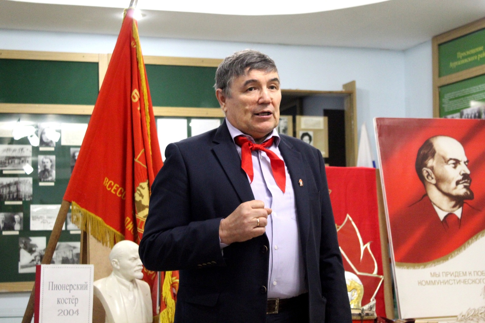Отличник образования РФ из Аургазинского района Юрий Леонтьев отмечает юбилей