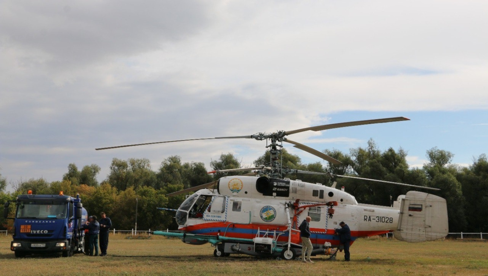 МЧС Башкирии убедились в отсутствии лесных пожаров с помощью вертолета