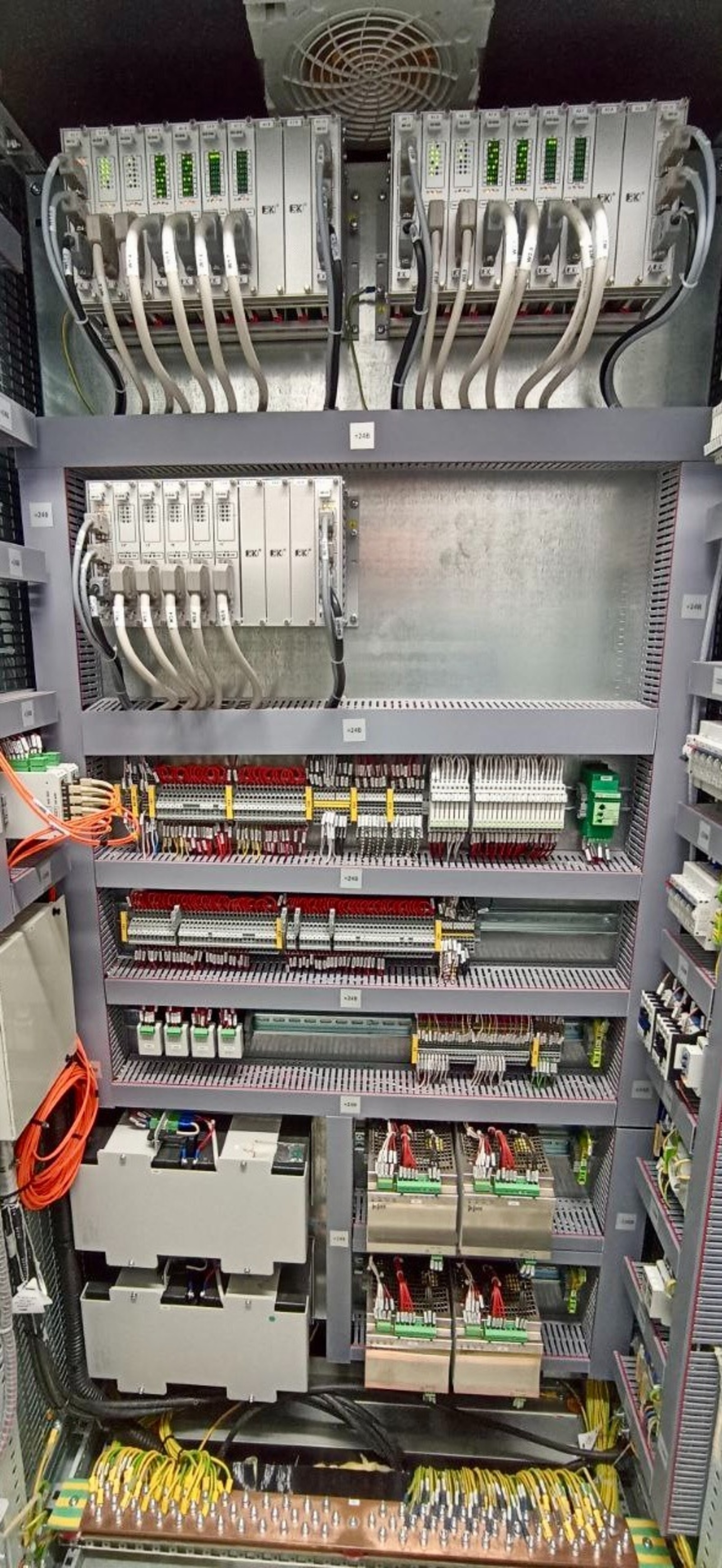 Махач Дустаметов