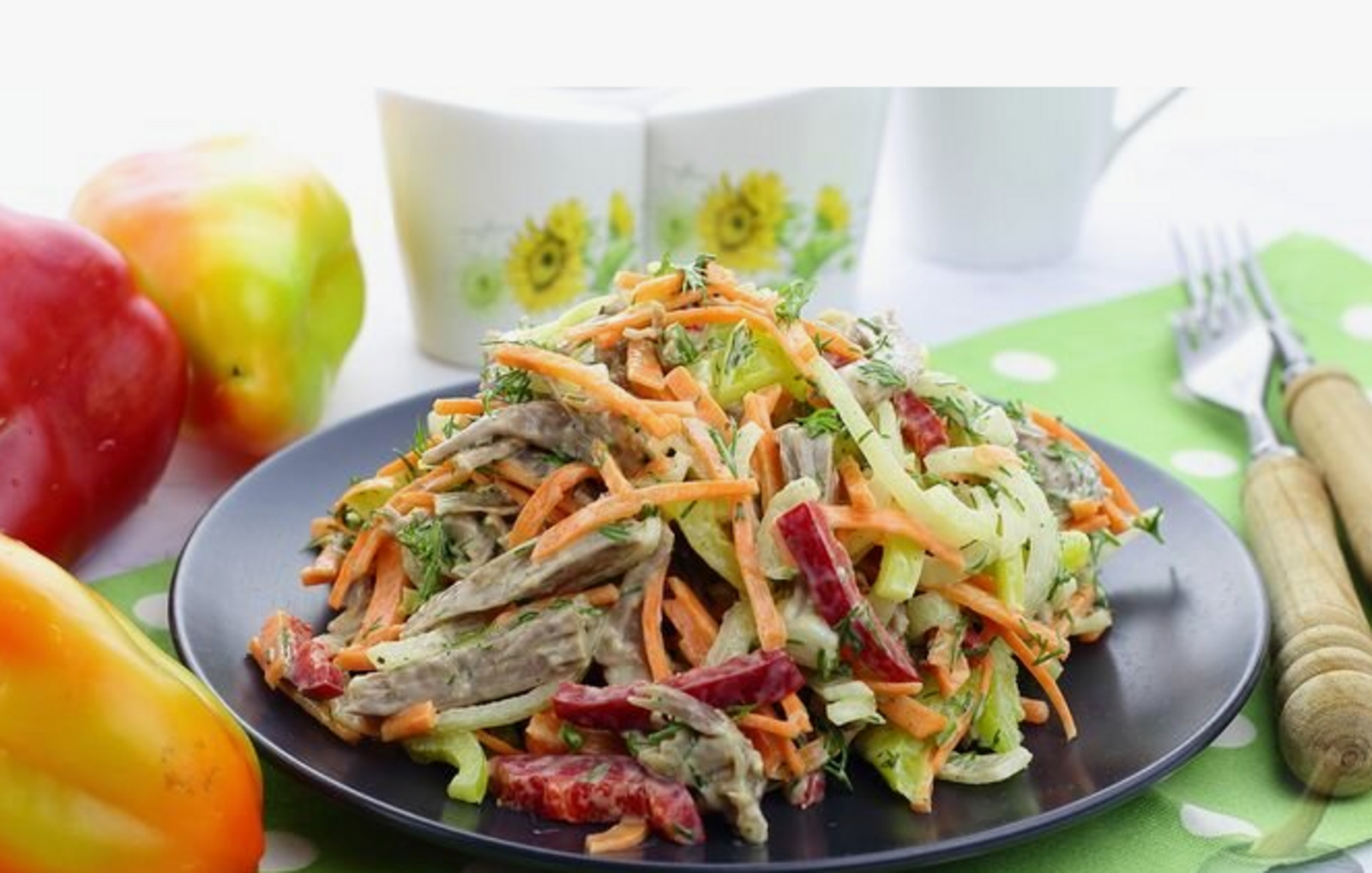 Этот мясной салат- просто взрыв вкусовых сосочков!