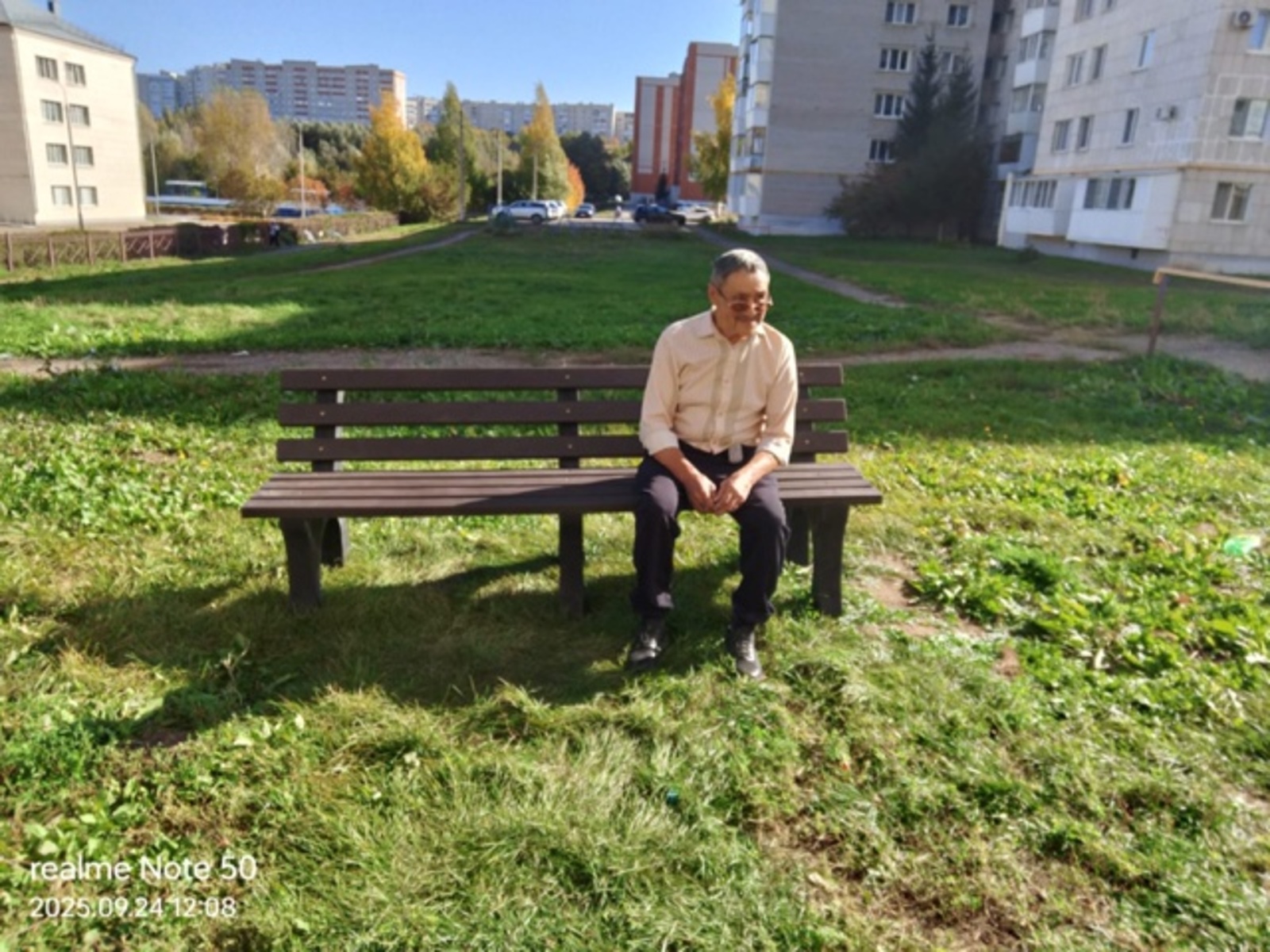 В одном из городов Башкирии появилась скамейка из вторсырья